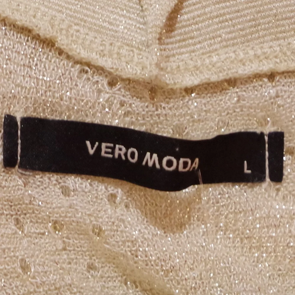 Vero Moda Metallic Gold Scoop Back Knit Top- Sz. L - Picture 4 of 4